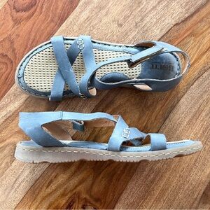 Born Trinidad leather strappy walking sandals cushioned sole